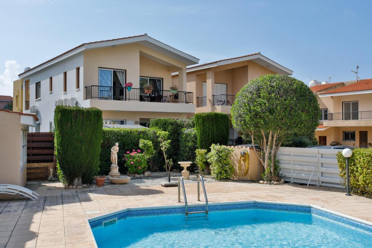 The Marilouize Apartment Peyia Exterior foto