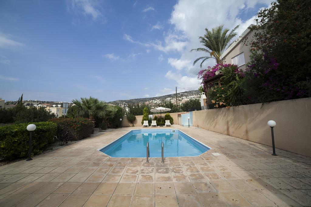 The Marilouize Apartment Peyia Quarto foto