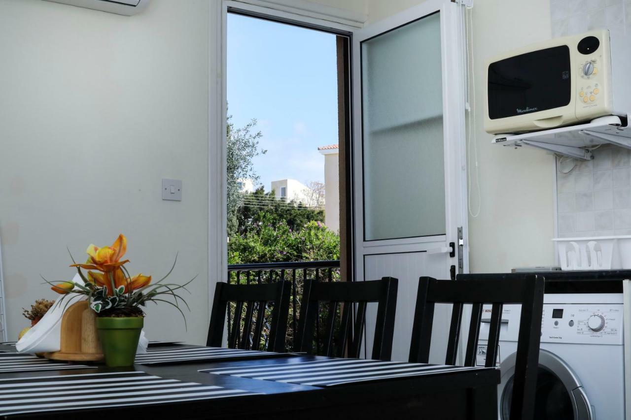 The Marilouize Apartment Peyia Exterior foto